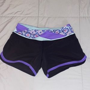 EUC Lululemon lined shorts